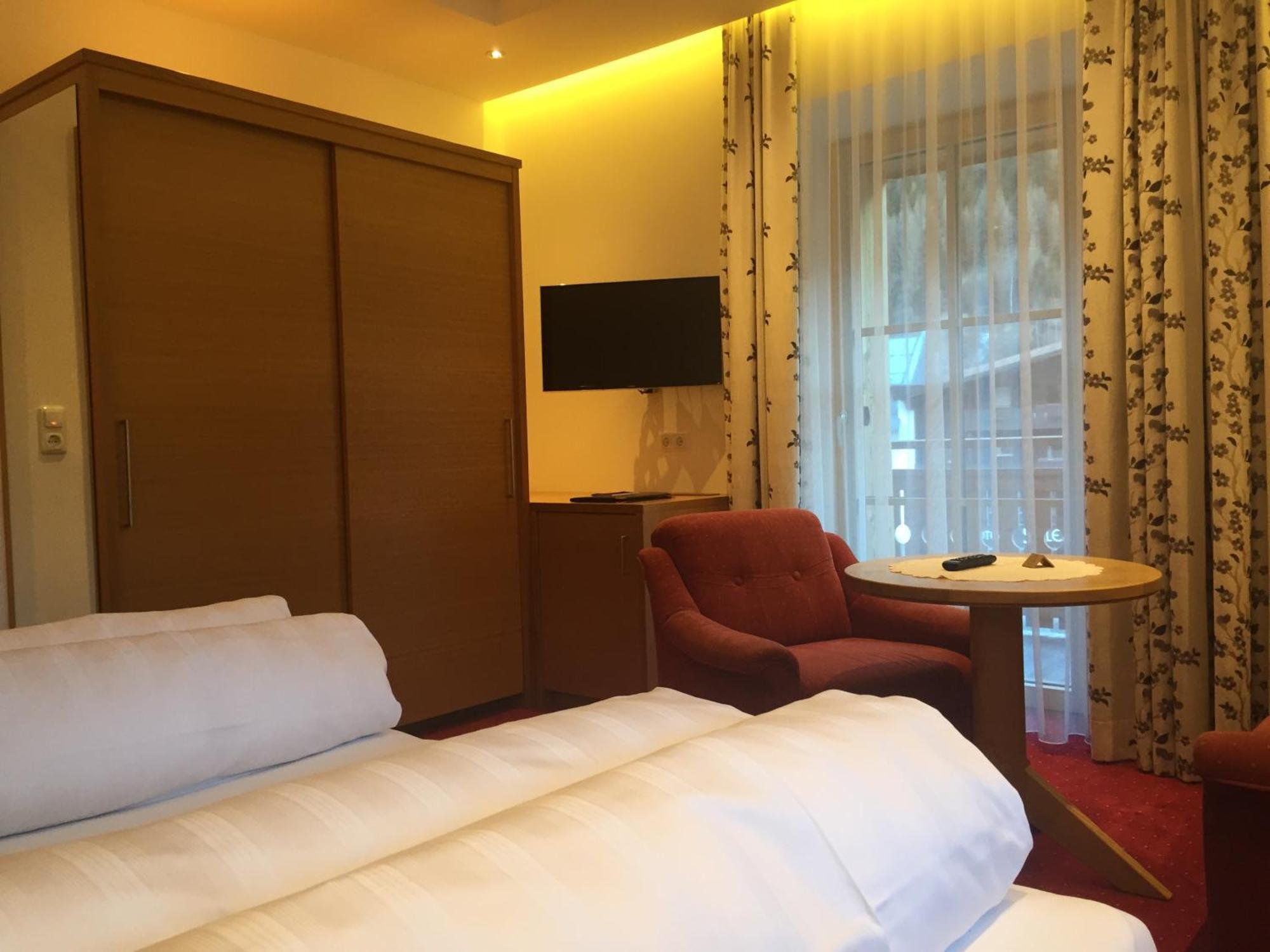 Hotel Angelika Σανκτ Αντόν αμ Άλμπεργκ Δωμάτιο φωτογραφία